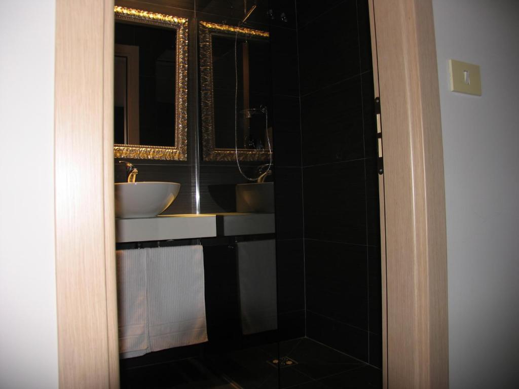 Hotel Aiglon Римини Экстерьер фото