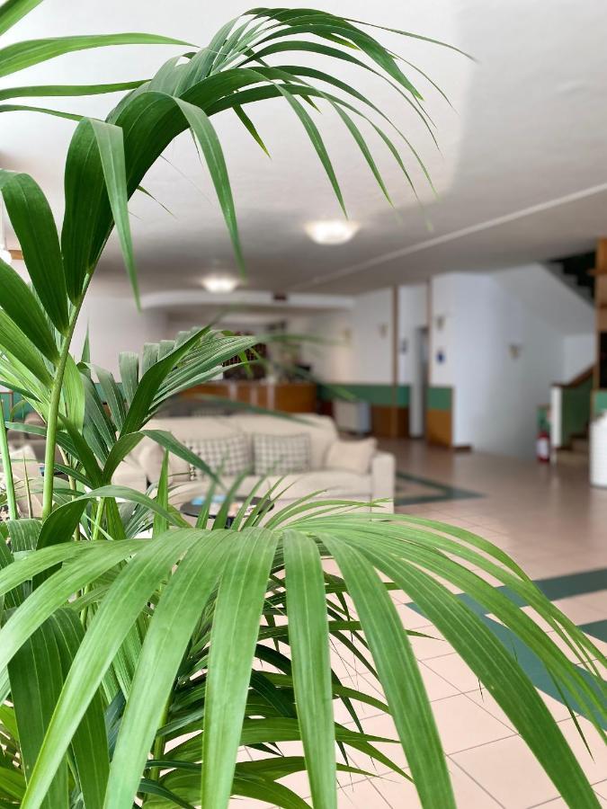 Hotel Aiglon Римини Экстерьер фото