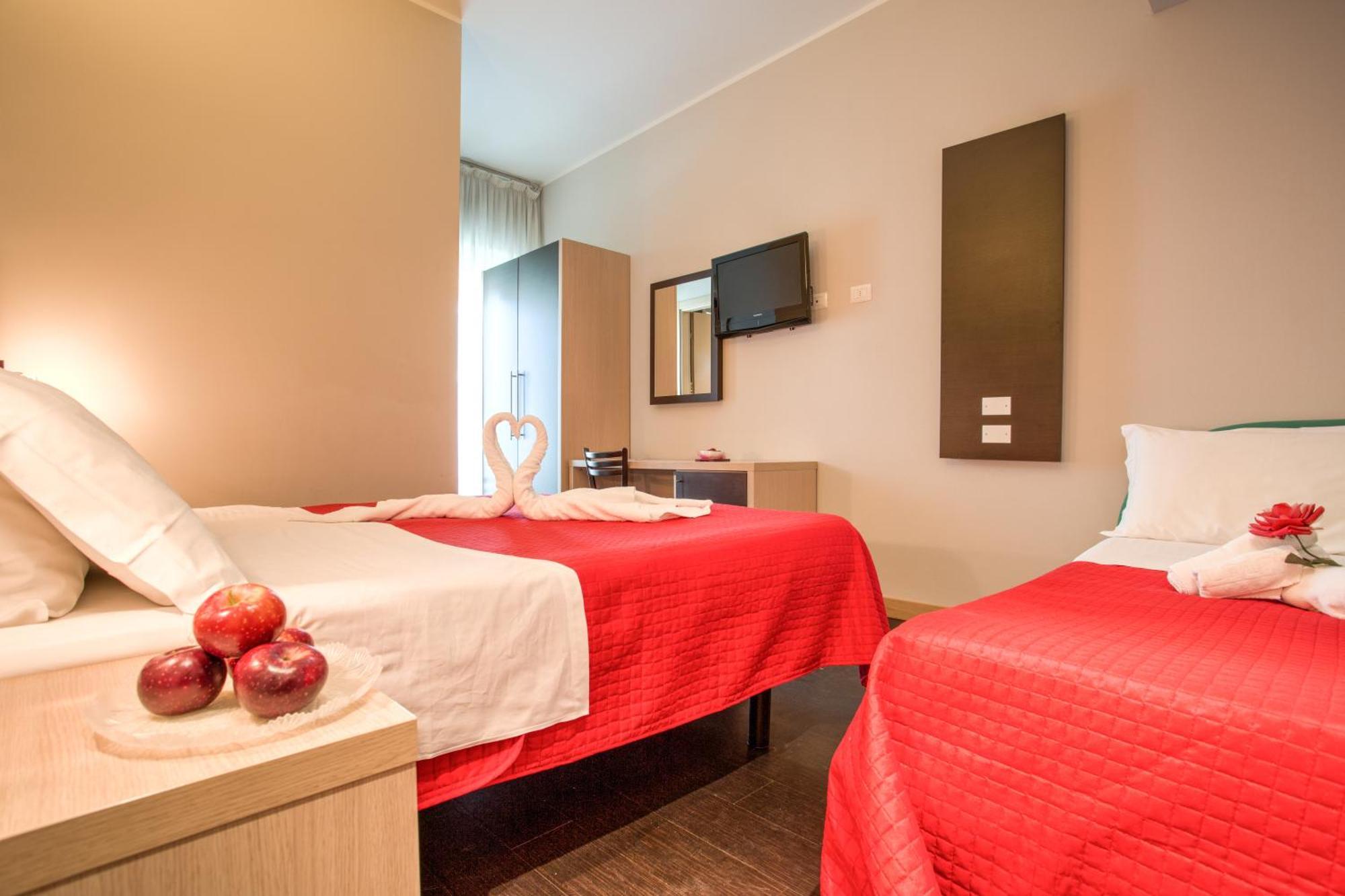 Hotel Aiglon Римини Экстерьер фото