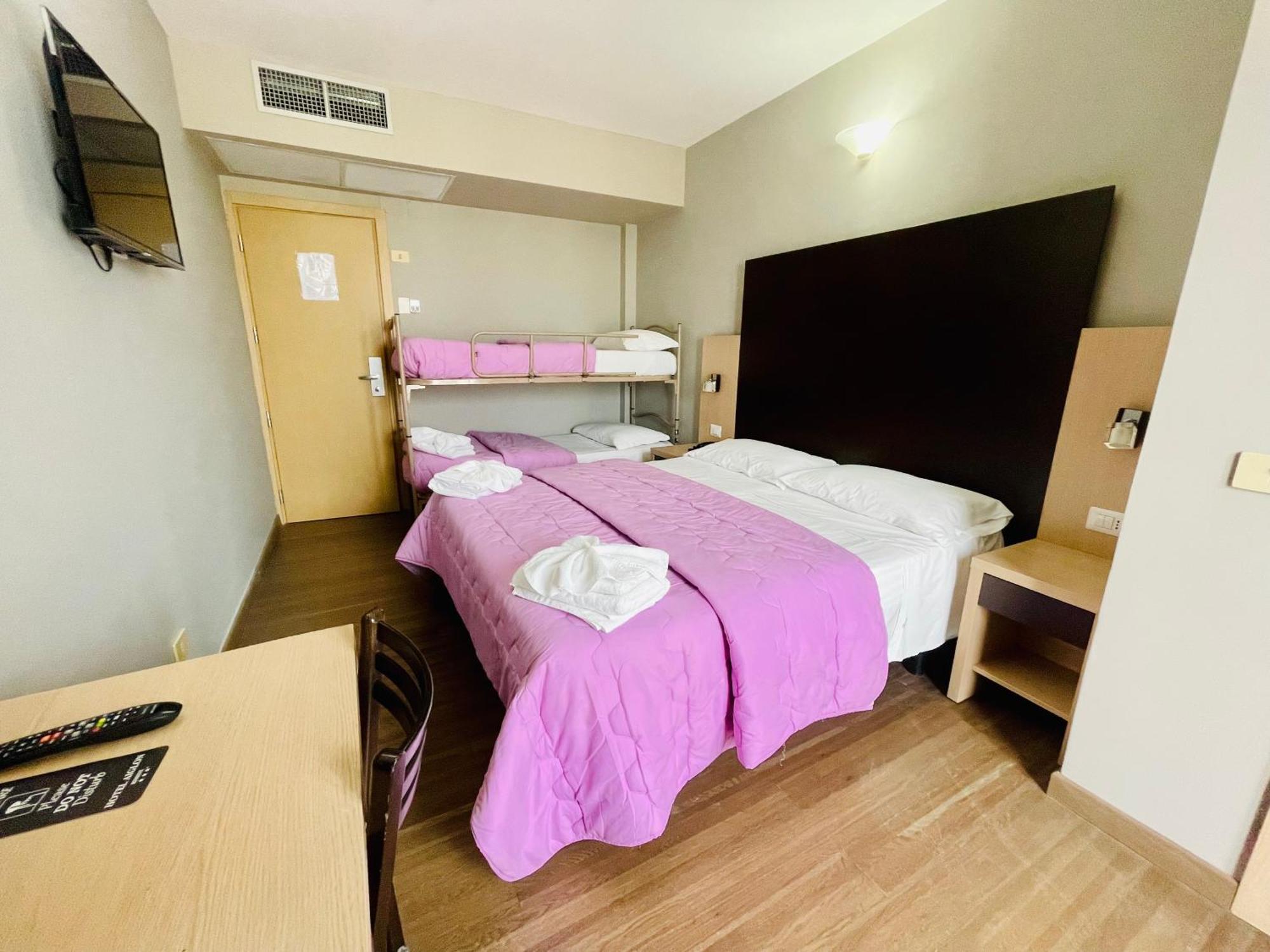 Hotel Aiglon Римини Экстерьер фото