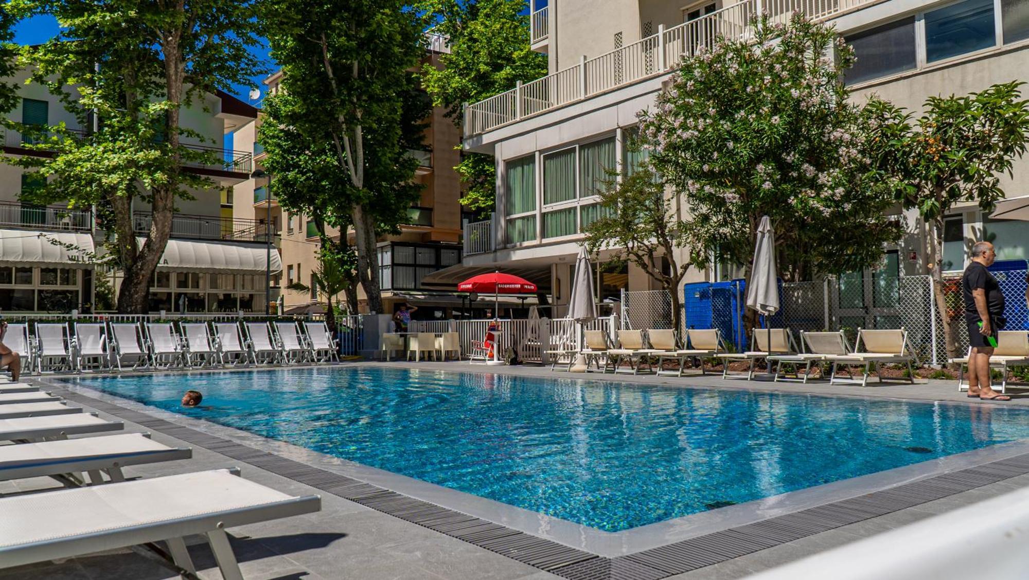 Hotel Aiglon Римини Экстерьер фото