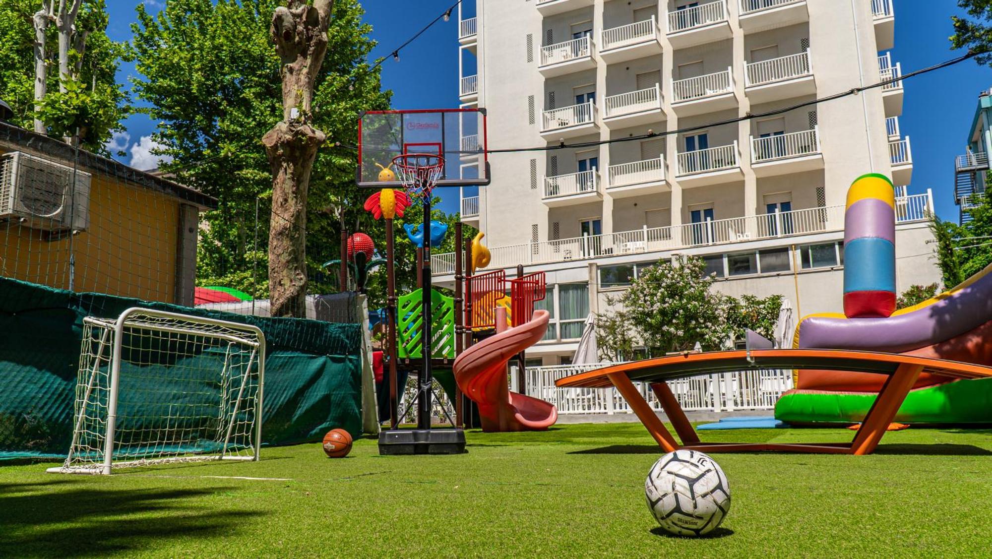 Hotel Aiglon Римини Экстерьер фото