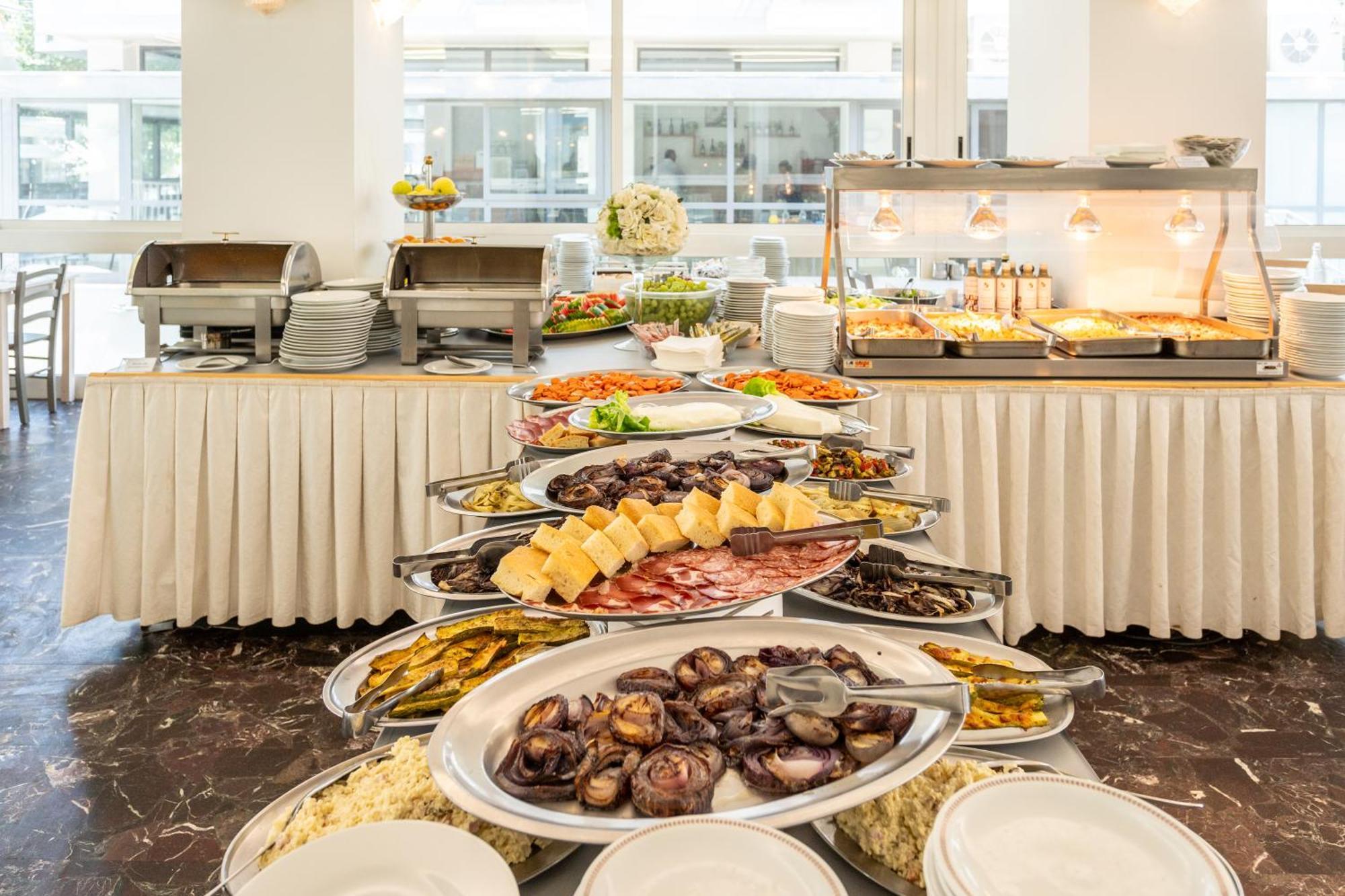 Hotel Aiglon Римини Экстерьер фото