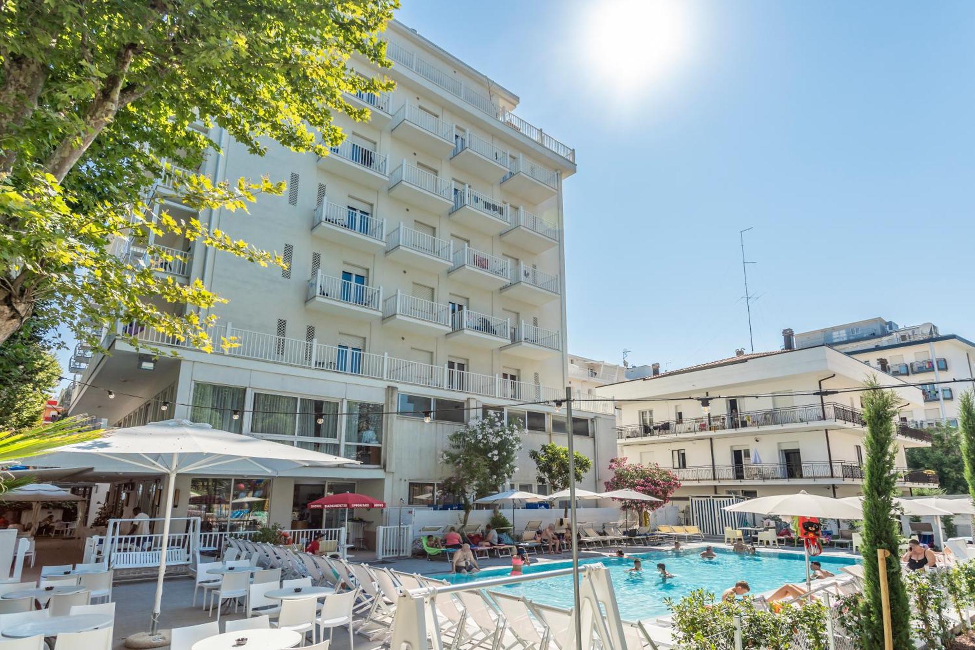 Hotel Aiglon Римини Экстерьер фото