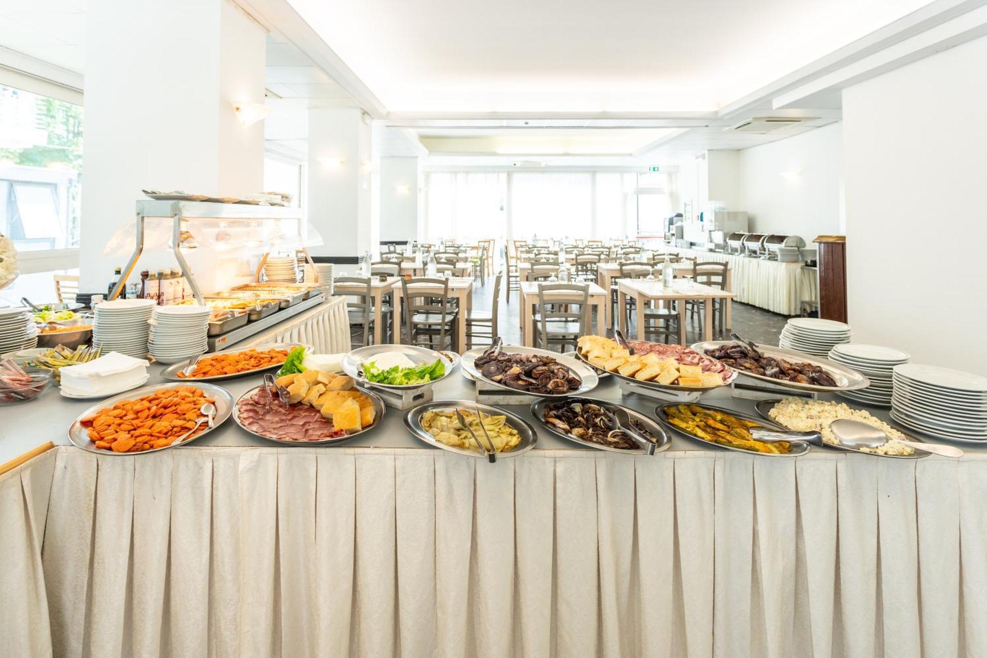 Hotel Aiglon Римини Экстерьер фото