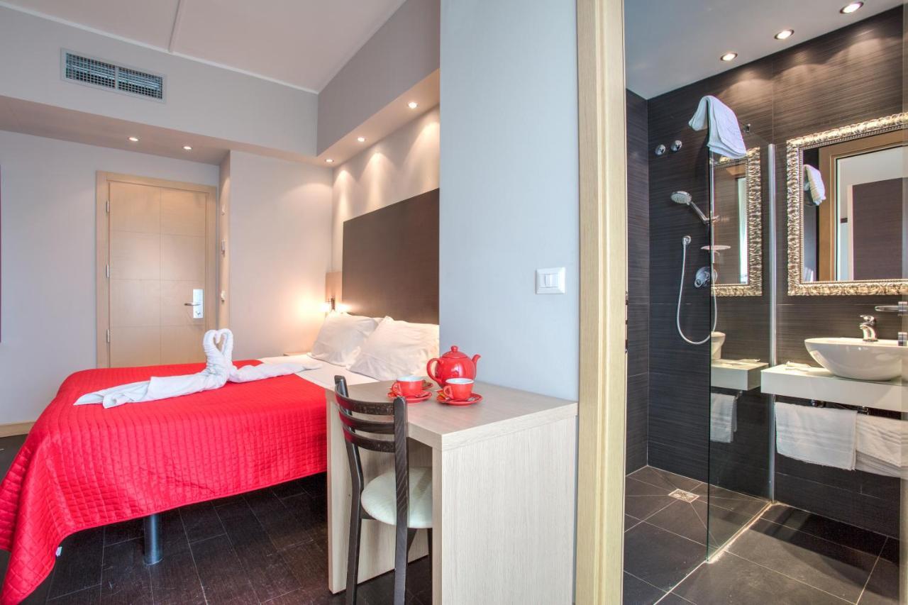 Hotel Aiglon Римини Экстерьер фото